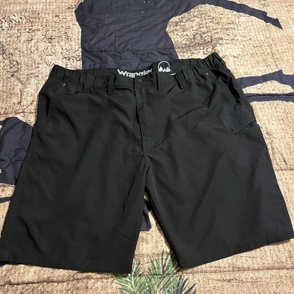 Wrangler Other - NWOT MENS WRANGLER SHORTS SIZE 46